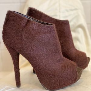 BRECKELLE’S Brown Shaved Velvet & Suede Bootie